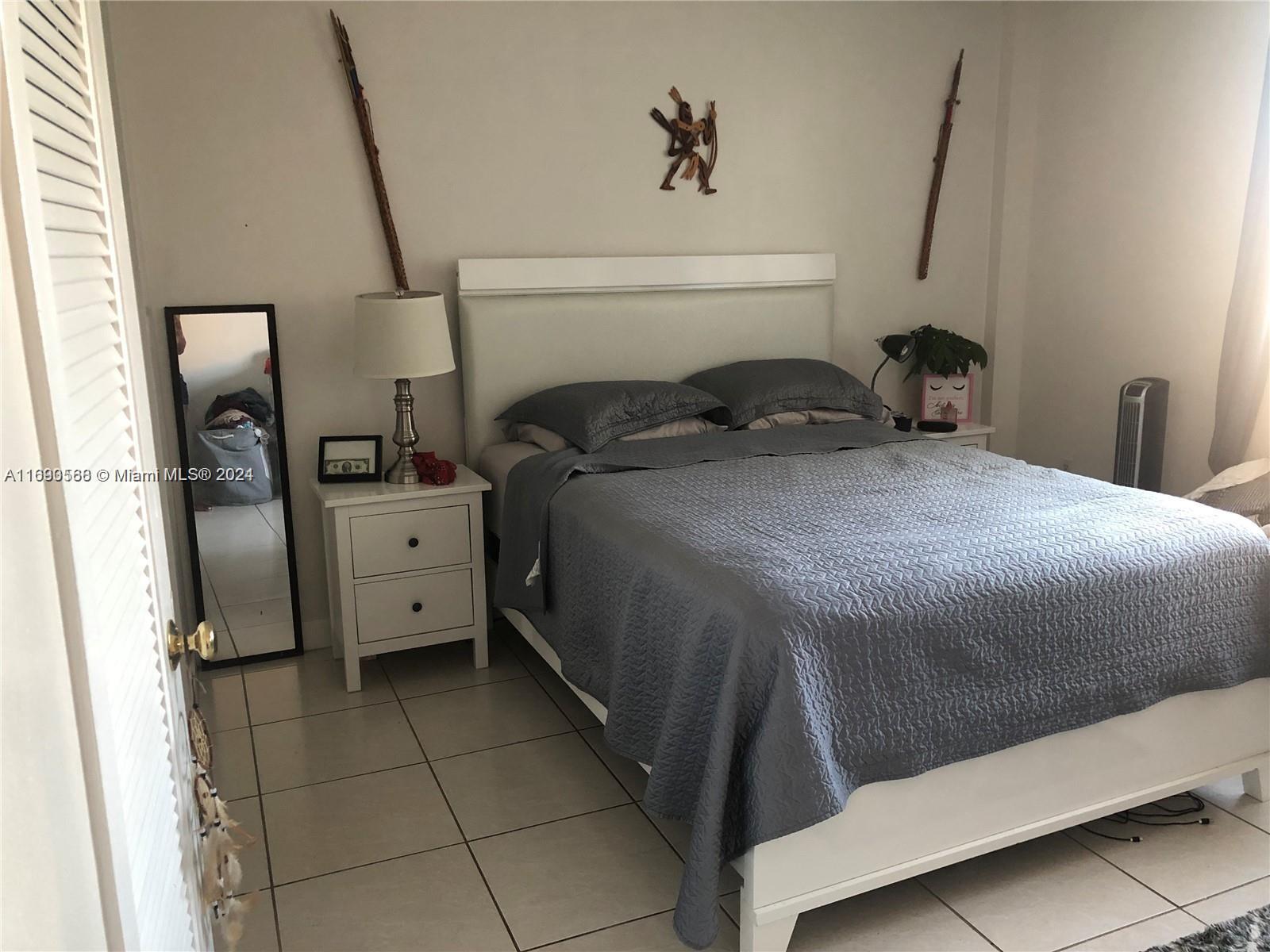 STRATFORD HOUSE CONDO - Residential