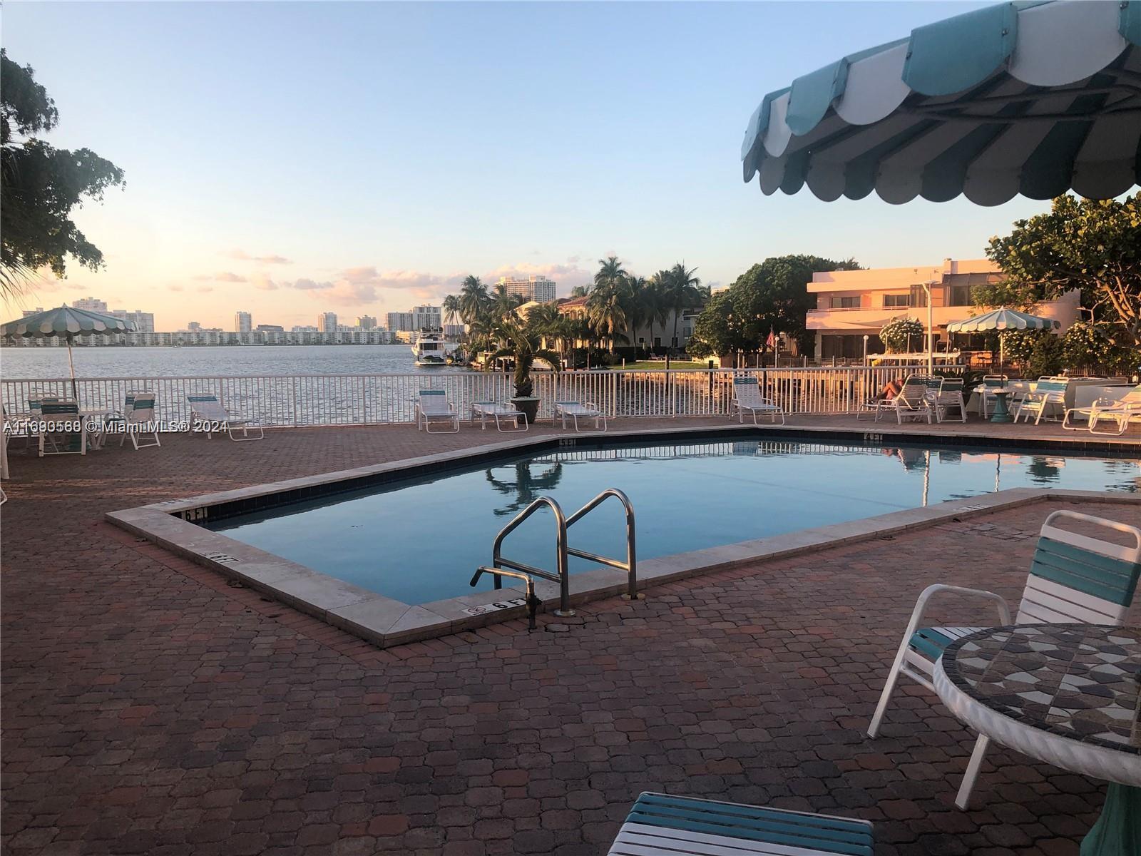 STRATFORD HOUSE CONDO - Residential