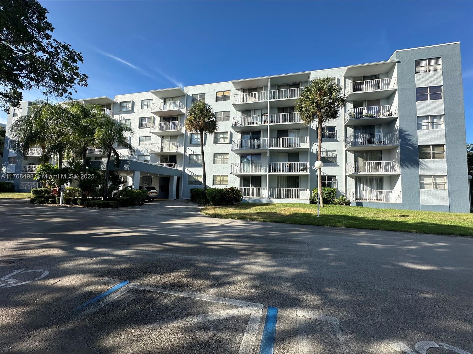 480 Executive Center Dr 2I