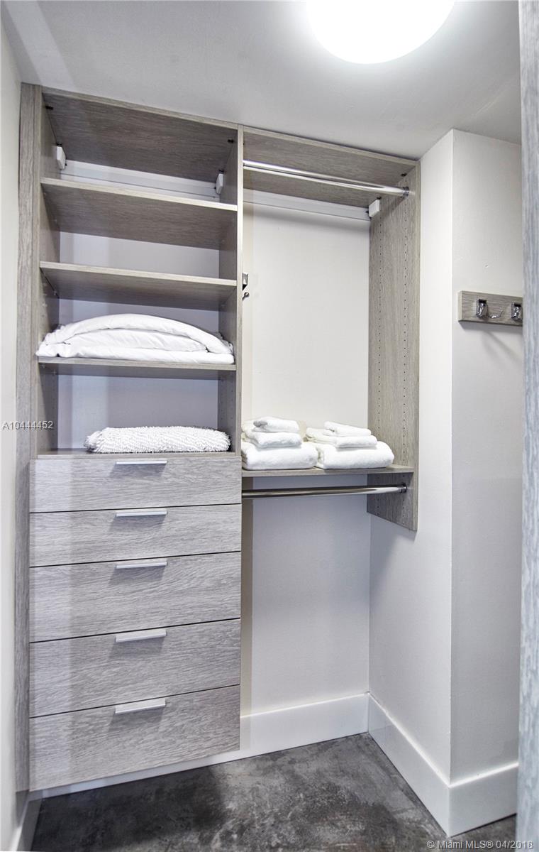 THE FLORIDIAN CONDO - Residential Lease