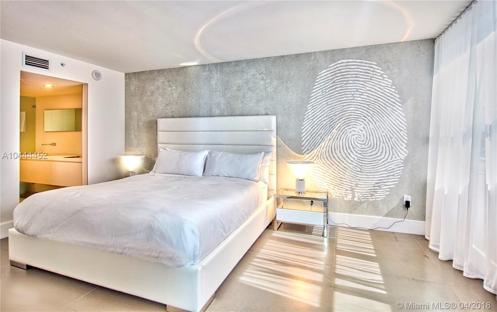 THE FLORIDIAN CONDO - Residential Lease