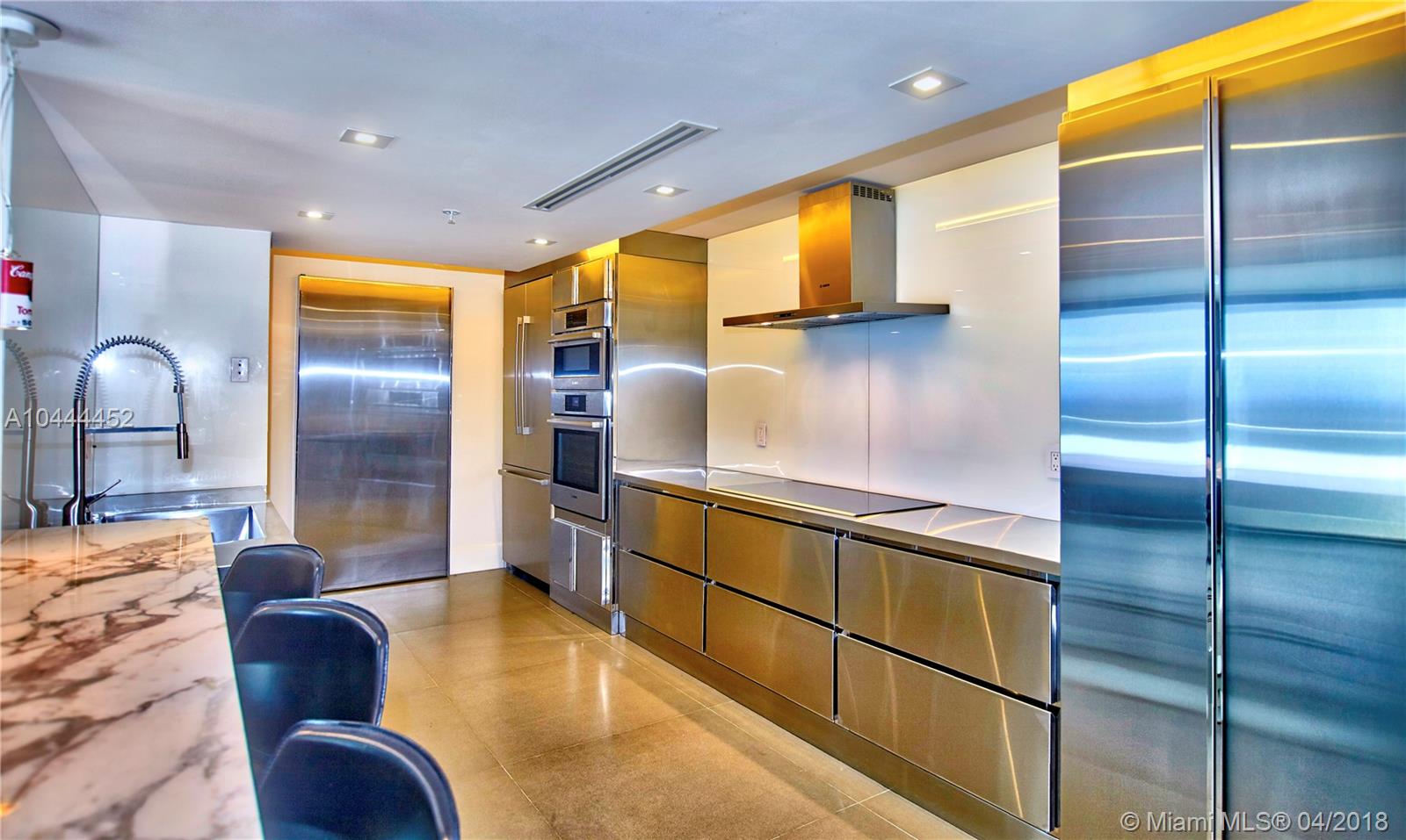 THE FLORIDIAN CONDO - Residential Lease