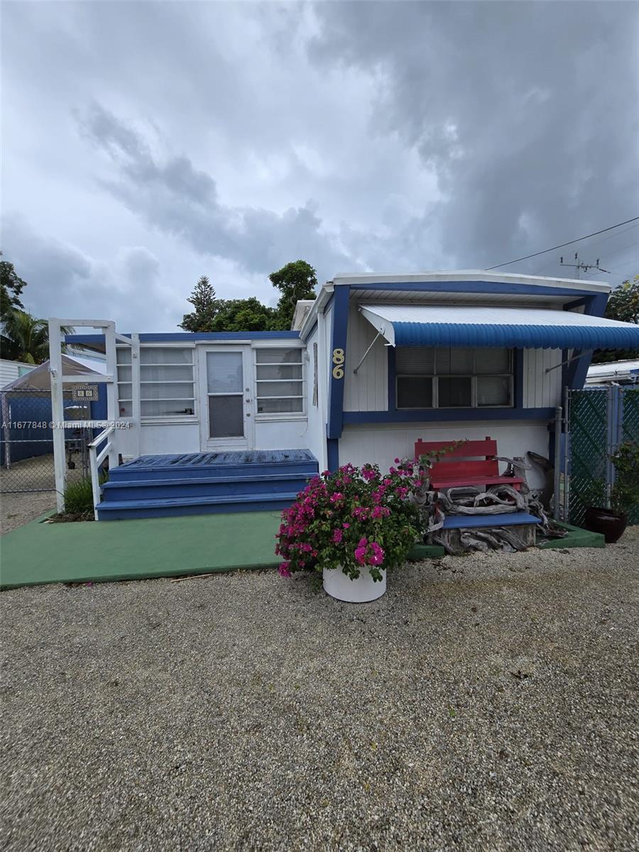86 Avenue B, Key Largo, Monroe County, Florida - 2 Bedrooms  
2 Bathrooms - 