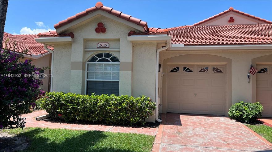 BEAUTIFUL FULLY REMODELED HOUSE, READY TO MOVE IN, 2 BEDROOM, 2 FULL BATHROOM, WALKING CLOSET, BEAUTIFUL LOCATION, QUEIT NEIGHBORHOOD, ALL AGES WELCOME, LOW HOA, ENJOY A RELAXING VIEW TO THE LAKE,  SS APPLIANCES, AMAZING AMENITIES...CALL NOW....!!!!