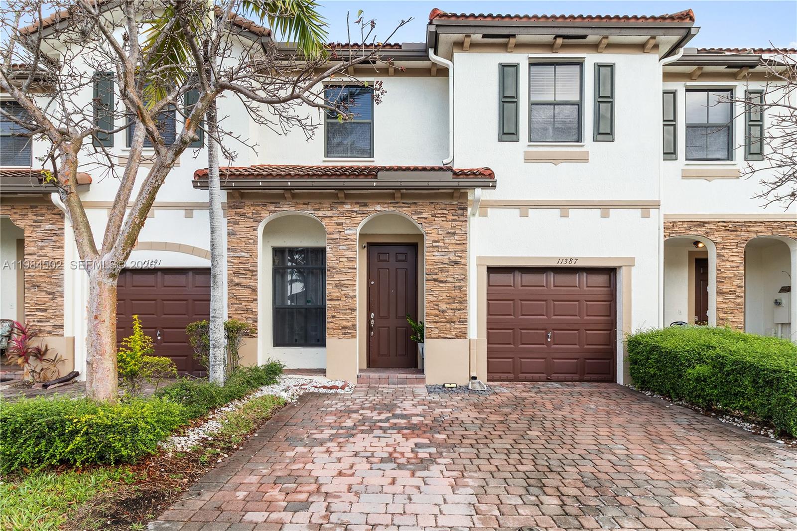 SILVER PALM EAST SEC THRE - Residential