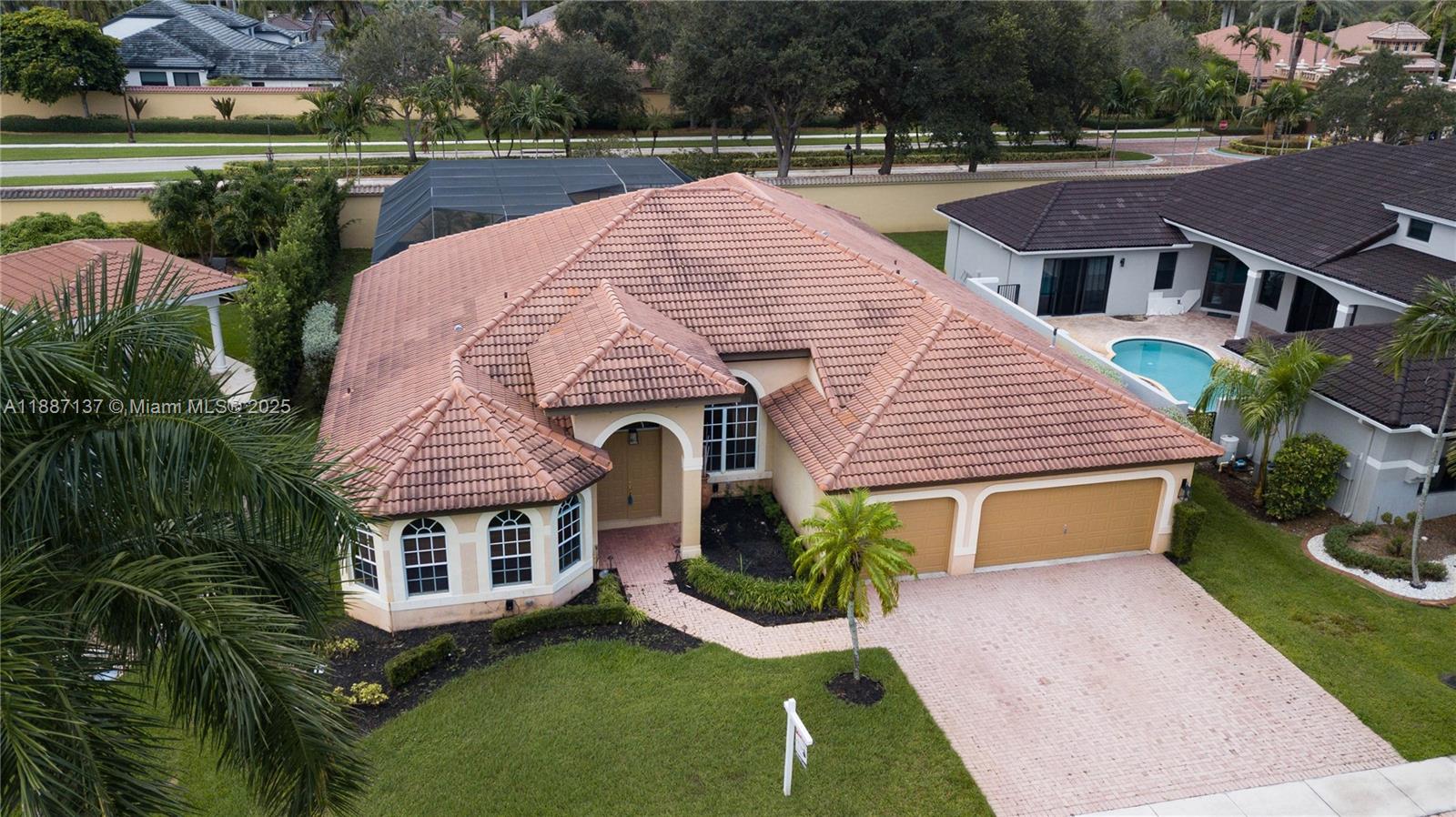 SUNSET LAKES PLAT ONE - Residential Lease