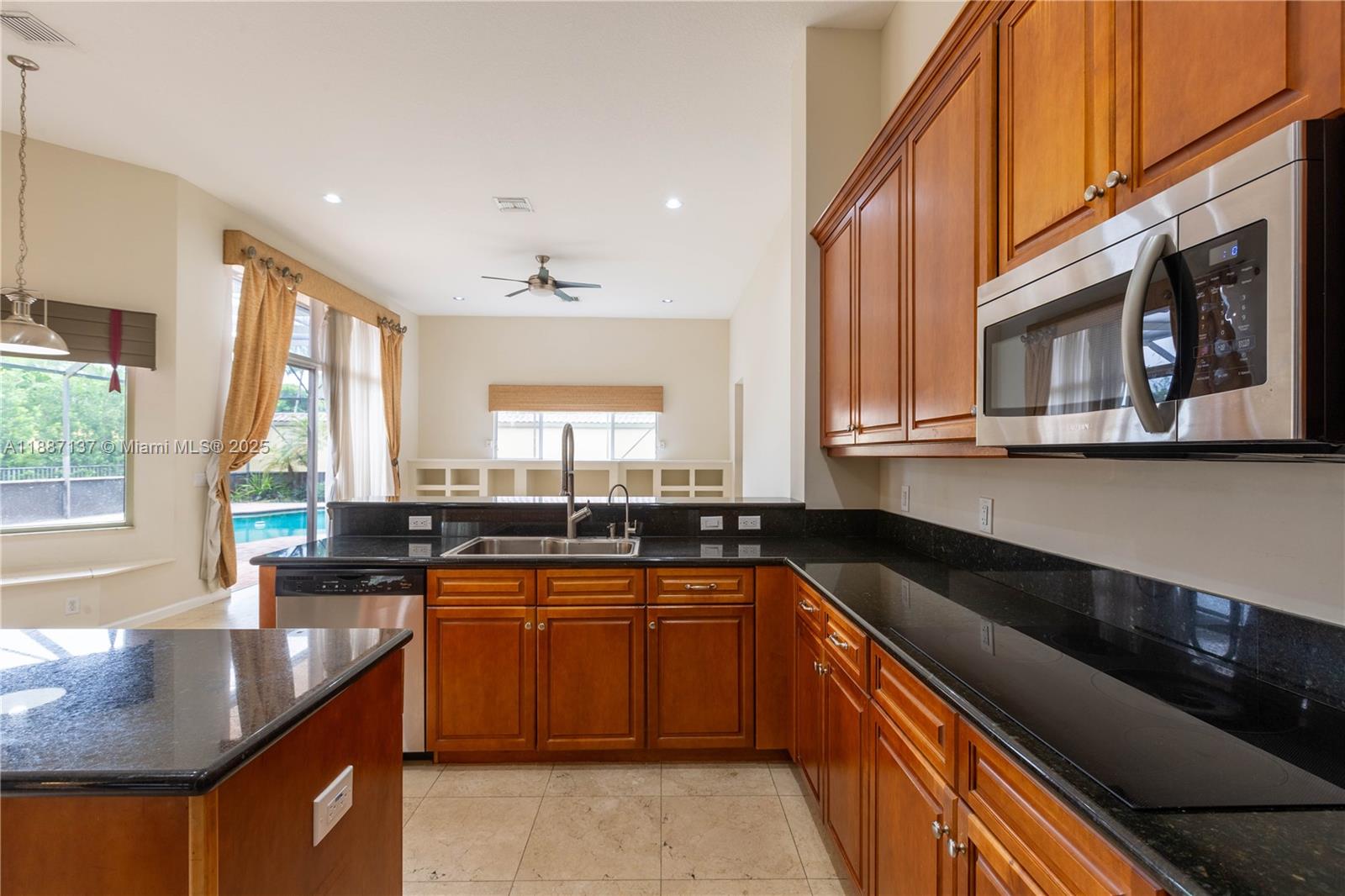 SUNSET LAKES PLAT ONE - Residential Lease
