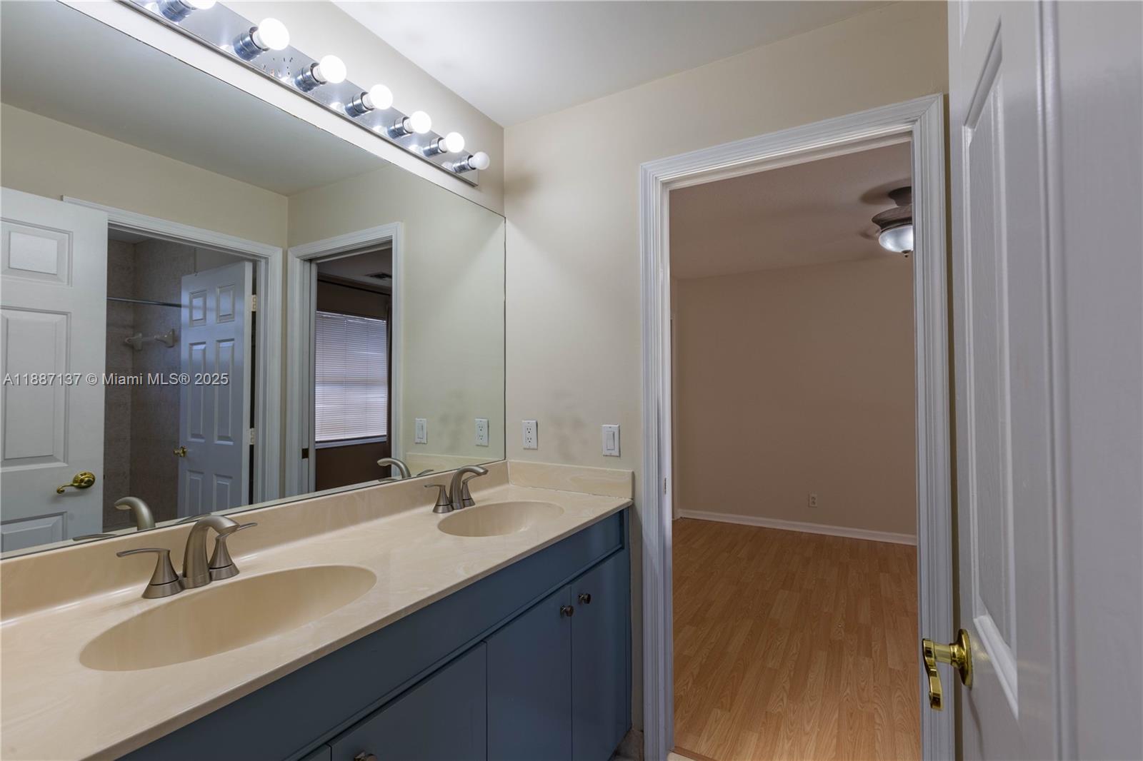 SUNSET LAKES PLAT ONE - Residential Lease