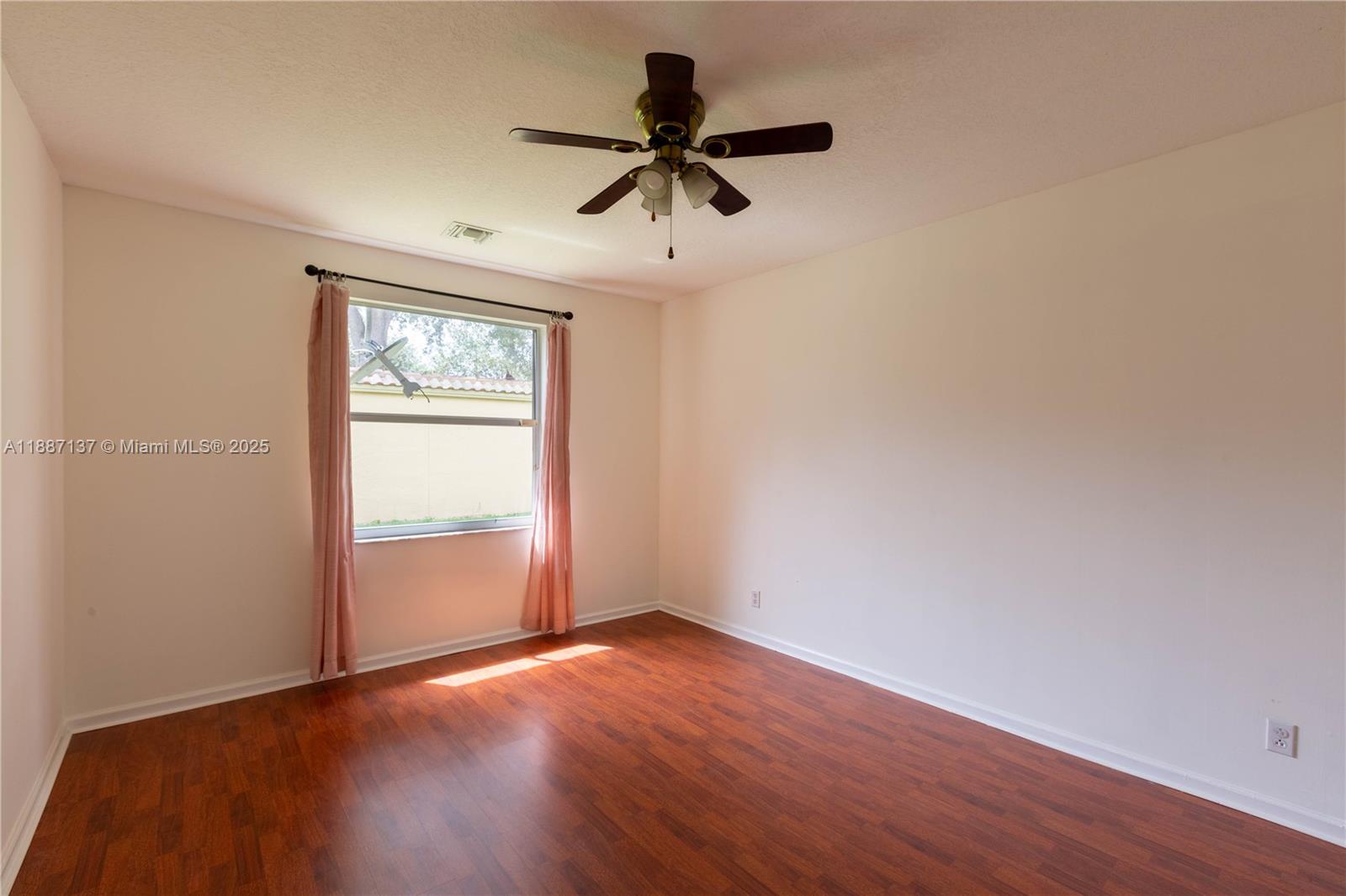 SUNSET LAKES PLAT ONE - Residential Lease