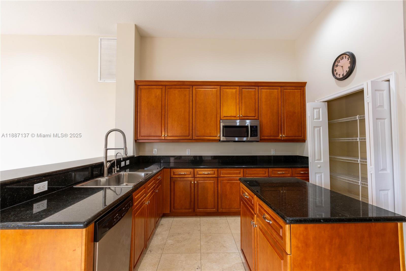 SUNSET LAKES PLAT ONE - Residential Lease
