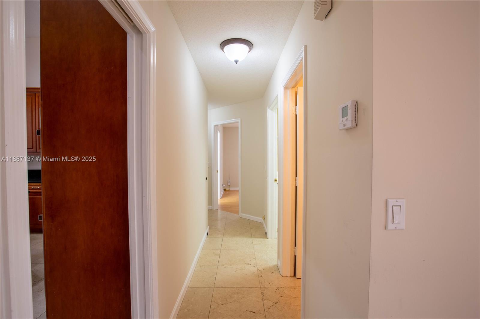 SUNSET LAKES PLAT ONE - Residential Lease