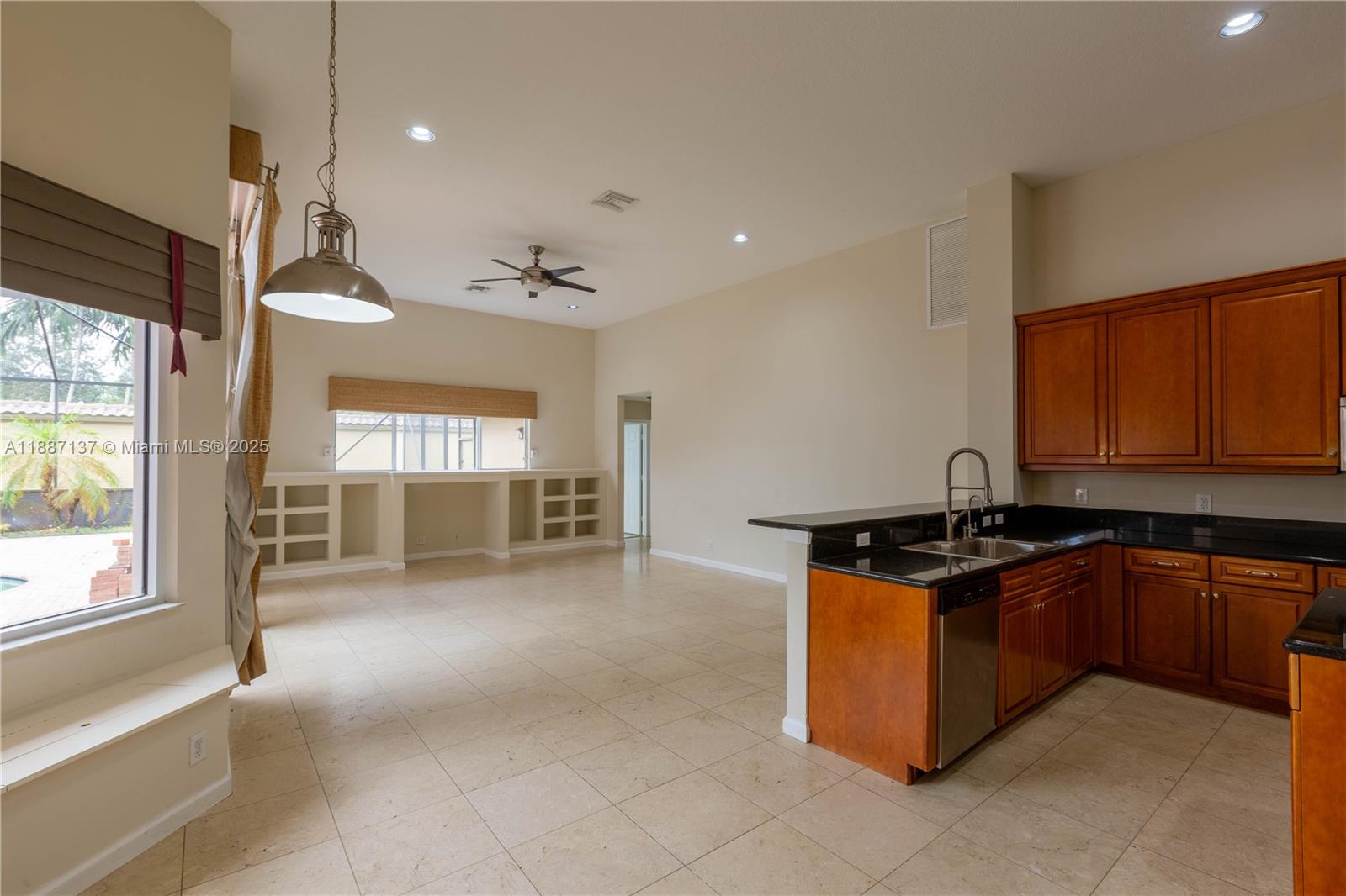 SUNSET LAKES PLAT ONE - Residential Lease