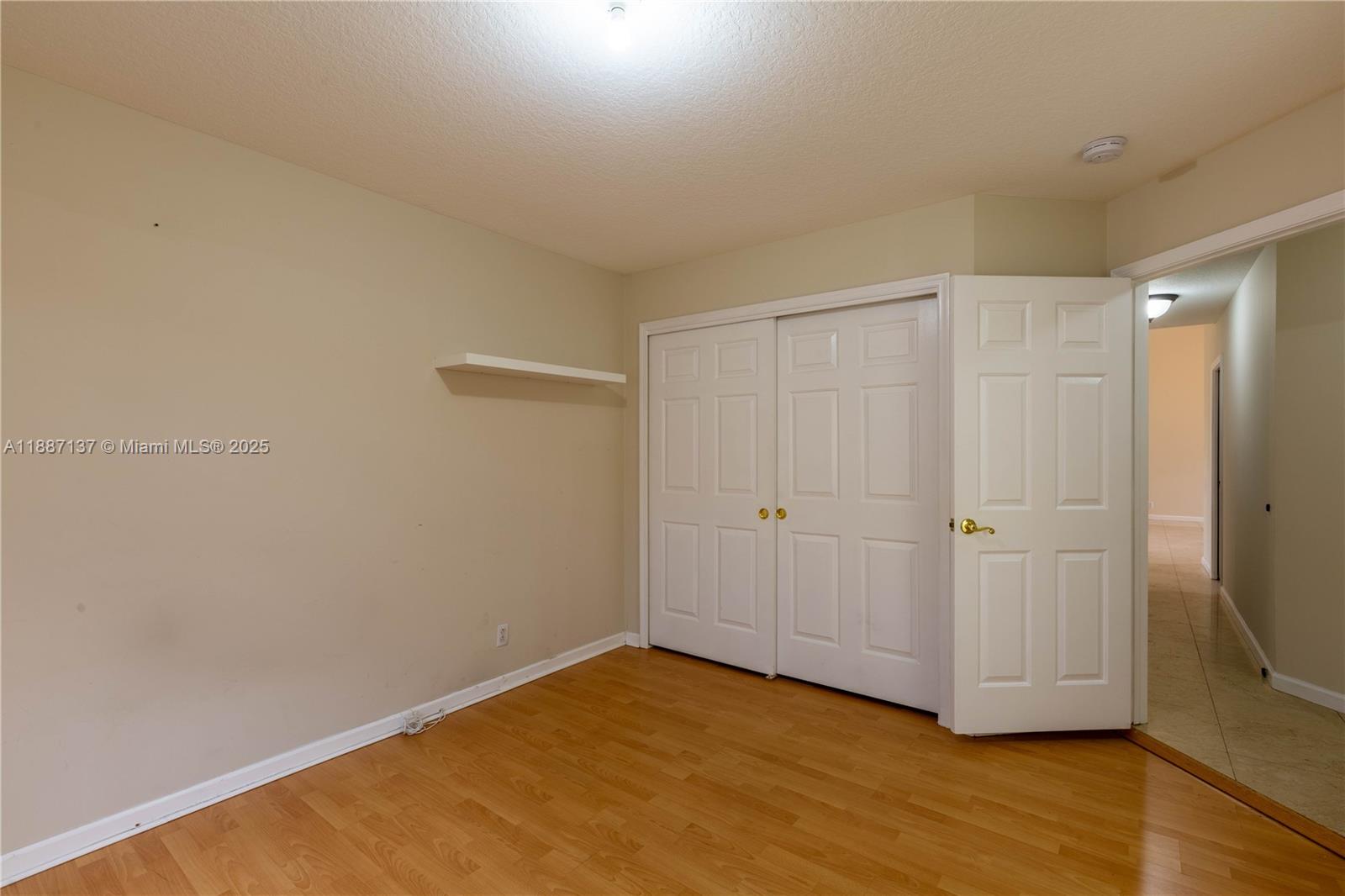 SUNSET LAKES PLAT ONE - Residential Lease