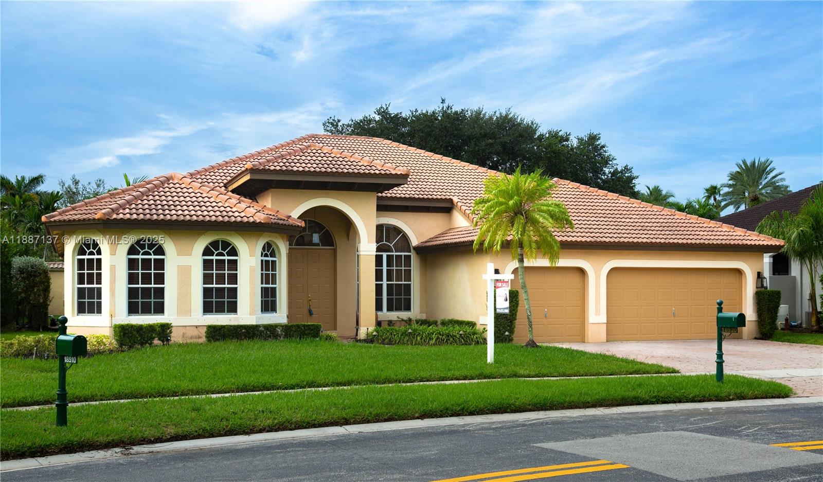 SUNSET LAKES PLAT ONE - Residential Lease