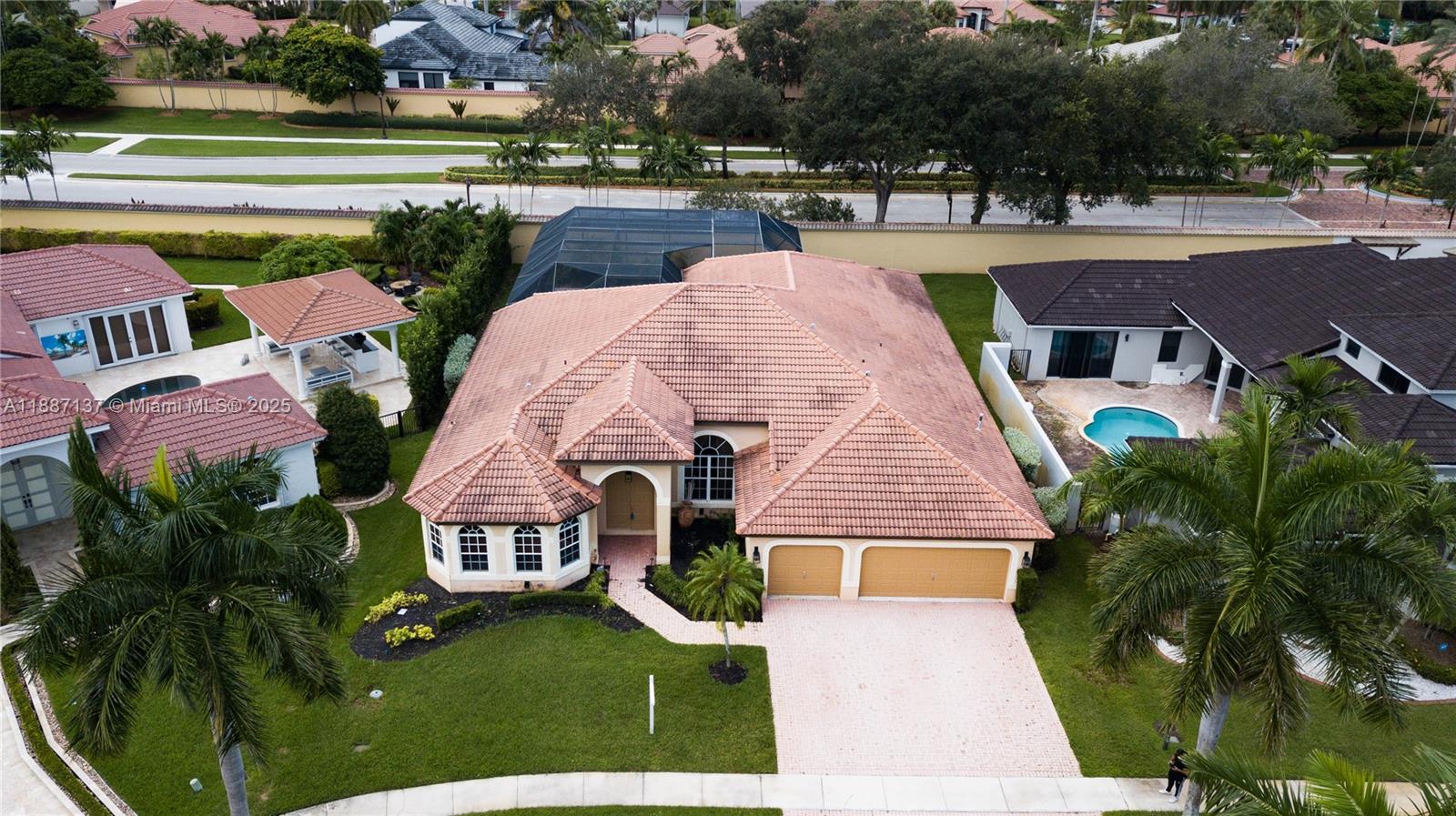 SUNSET LAKES PLAT ONE - Residential Lease