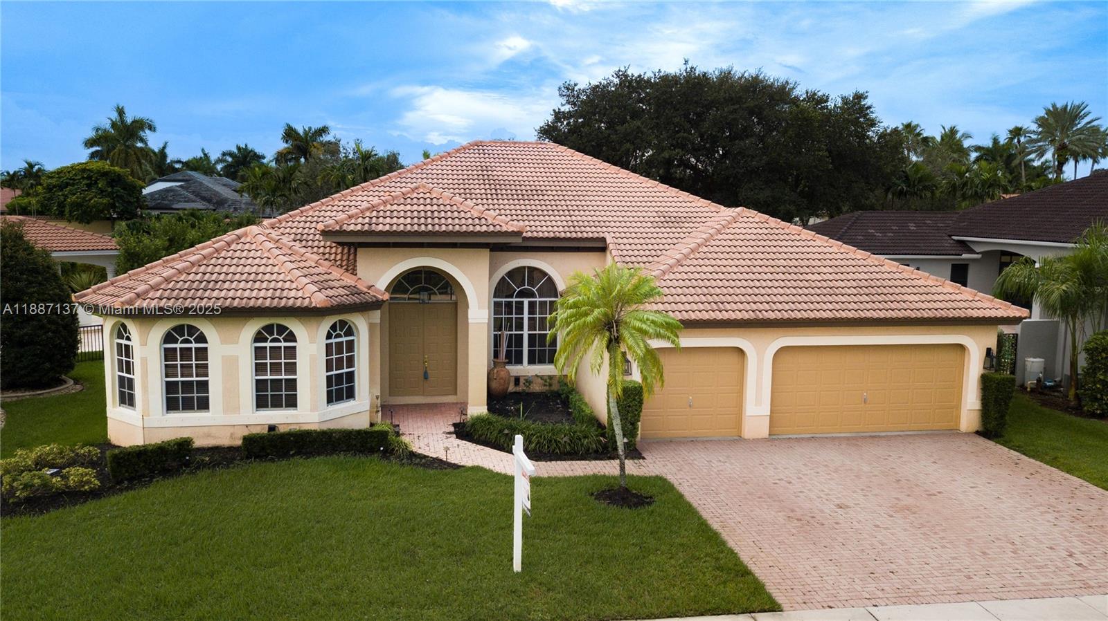 SUNSET LAKES PLAT ONE - Residential Lease