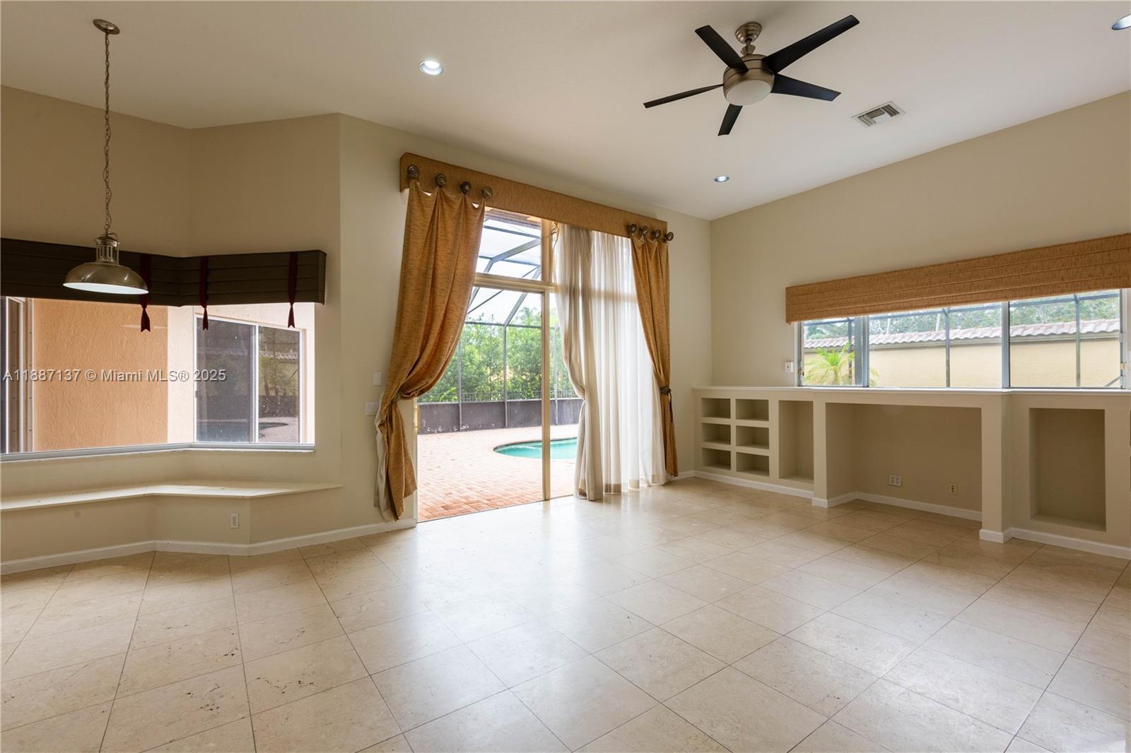 SUNSET LAKES PLAT ONE - Residential Lease