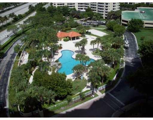 PARC CENTRAL AVENTURA SOU - Residential Lease