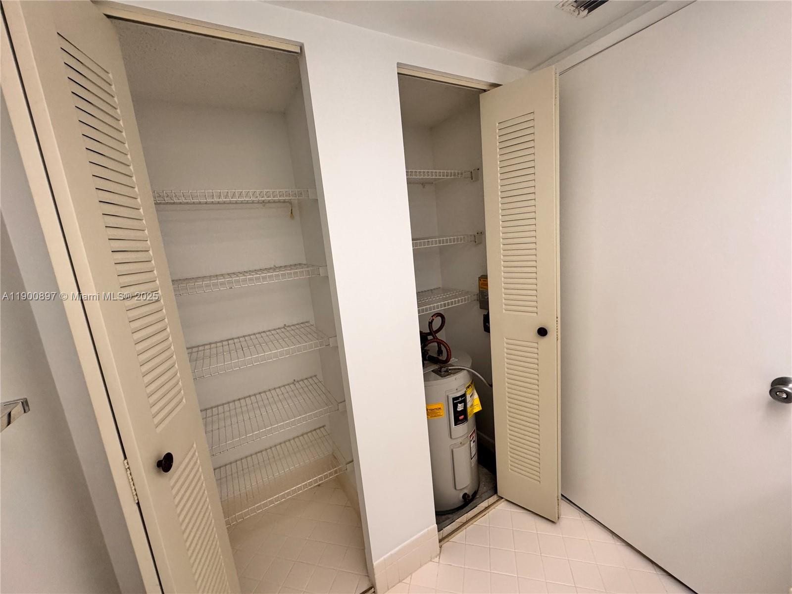 IVANHOE EAST AT CENTURY V - Residential Lease