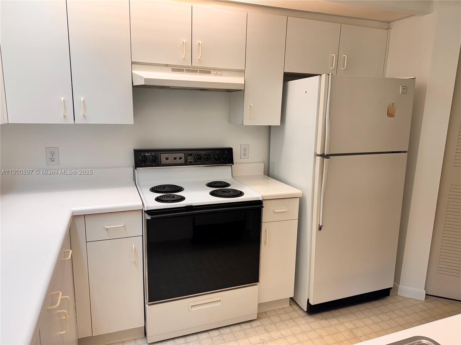 IVANHOE EAST AT CENTURY V - Residential Lease