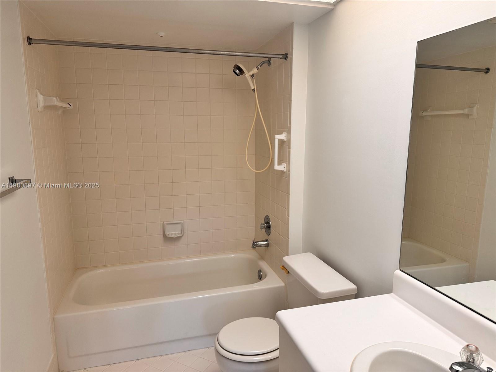 IVANHOE EAST AT CENTURY V - Residential Lease