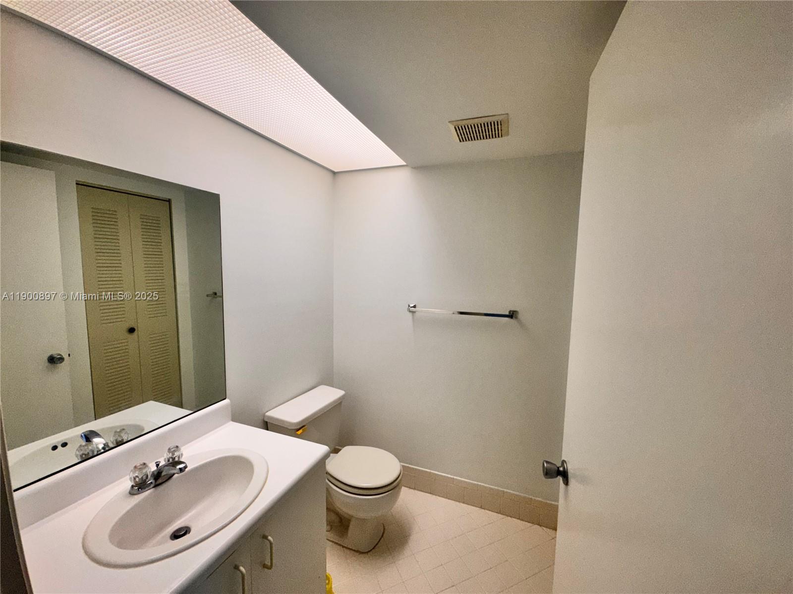 IVANHOE EAST AT CENTURY V - Residential Lease