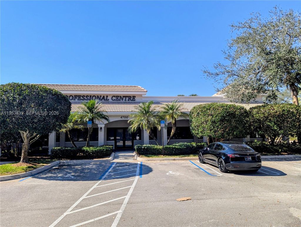 Photo of 4700 Riverside Dr #110, Coral Springs, FL 33067 (MLS # A11953839)