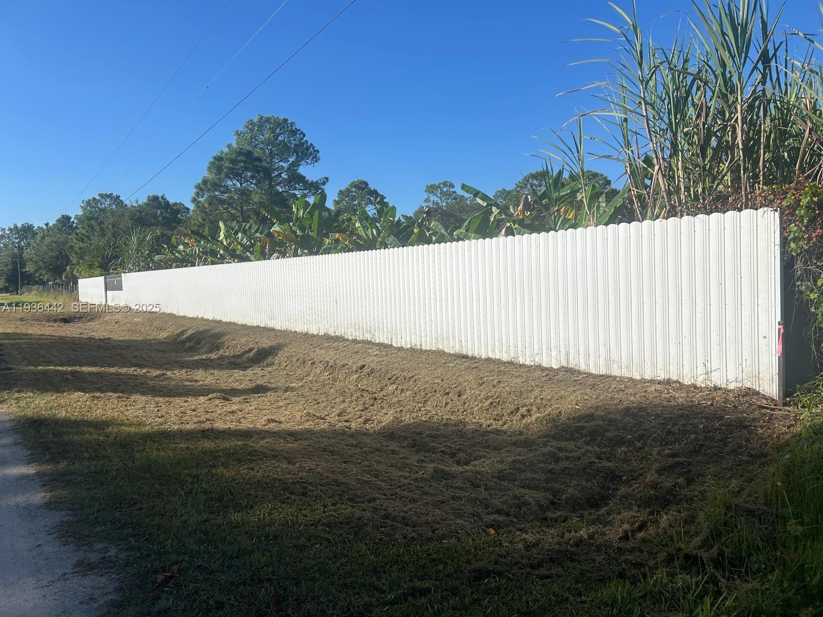 South Florida Real Estate - 460 S Sendero, image size:1600x1200