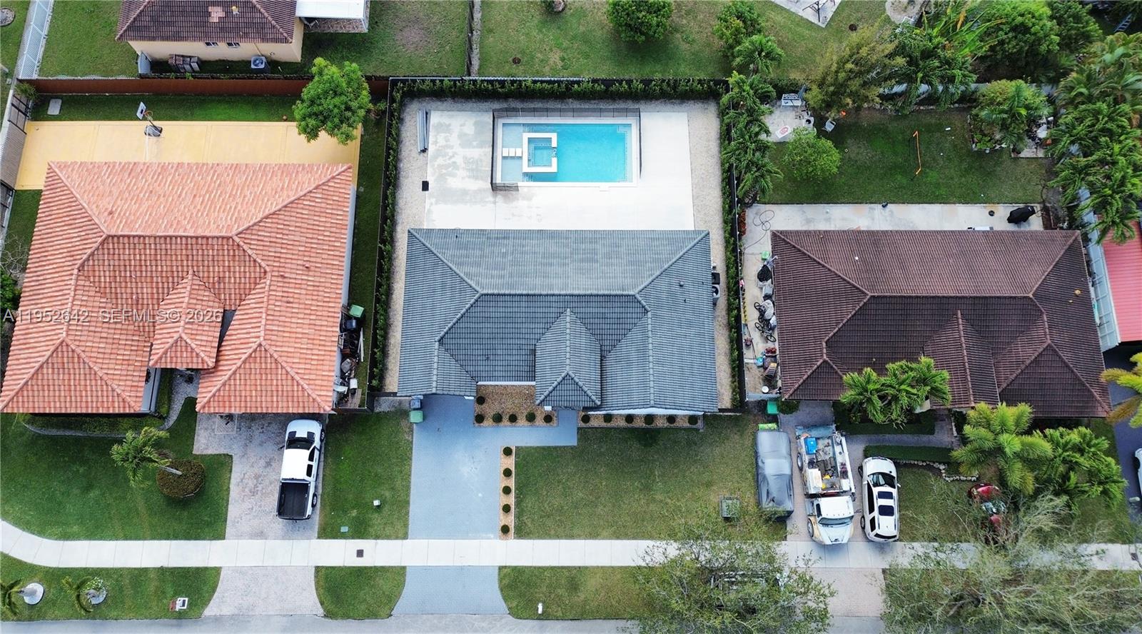 BISCAYNE DRIVE ESTATES - Residential