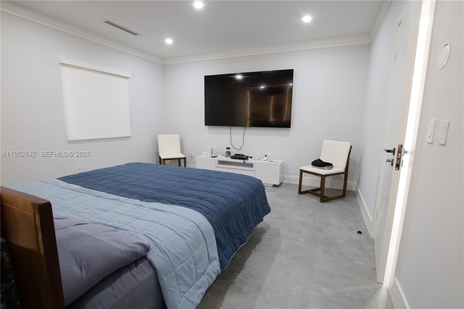 BISCAYNE DRIVE ESTATES - Residential