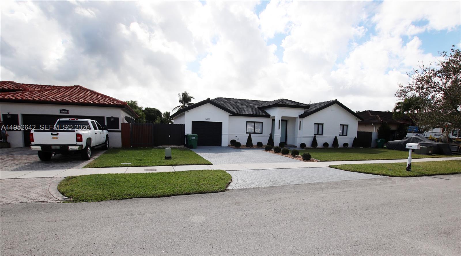 BISCAYNE DRIVE ESTATES - Residential