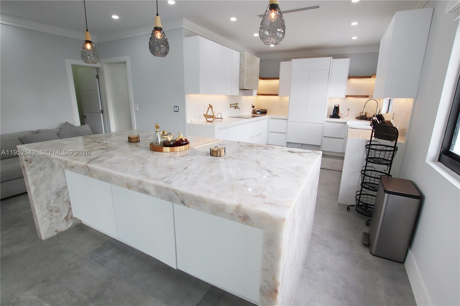 BISCAYNE DRIVE ESTATES - Residential