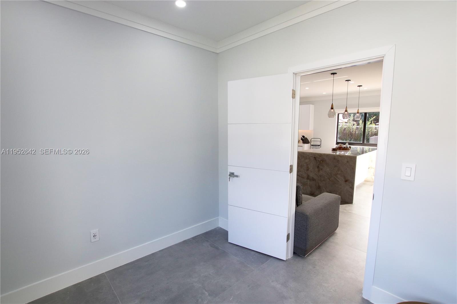 BISCAYNE DRIVE ESTATES - Residential