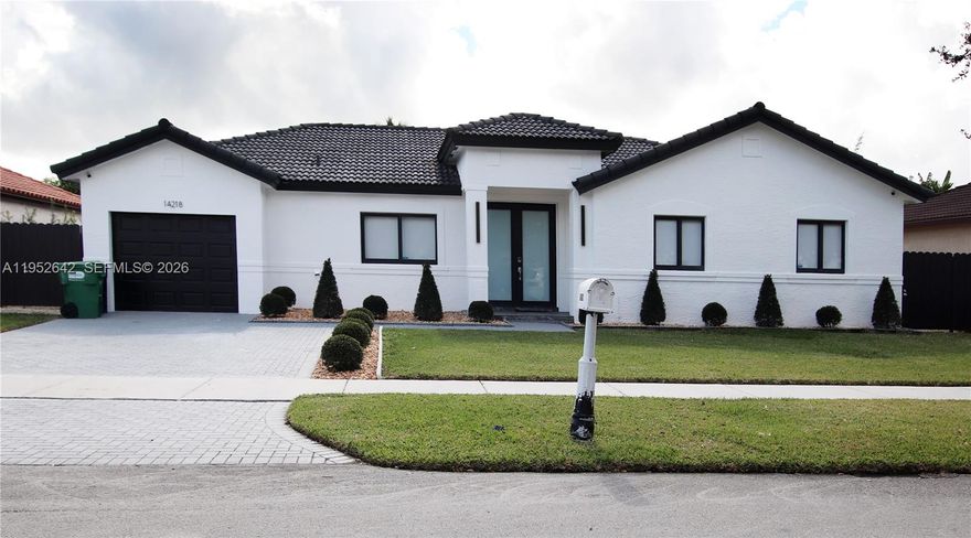 FULLY REMODELED HOME WITH BRAND NEW POOL. FEATURES 3 BEDROOMS AND 3 BATHROOMS. STUNNING LUXURY KITCHEN WITH NATURAL STONE COUNTERTOPS AND HIGH-END FINISHES. SPACIOUS MODERN LIVING. MOVE-IN READY.