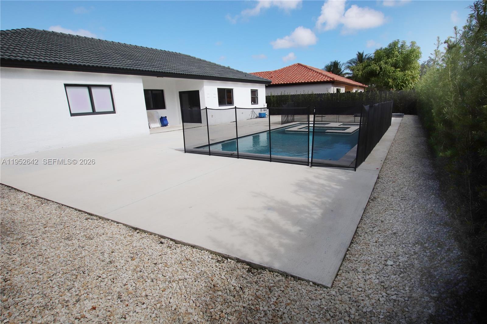 BISCAYNE DRIVE ESTATES - Residential