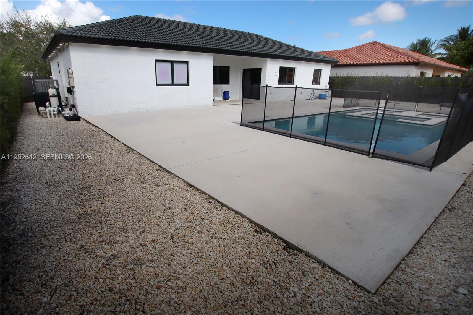 BISCAYNE DRIVE ESTATES - Residential