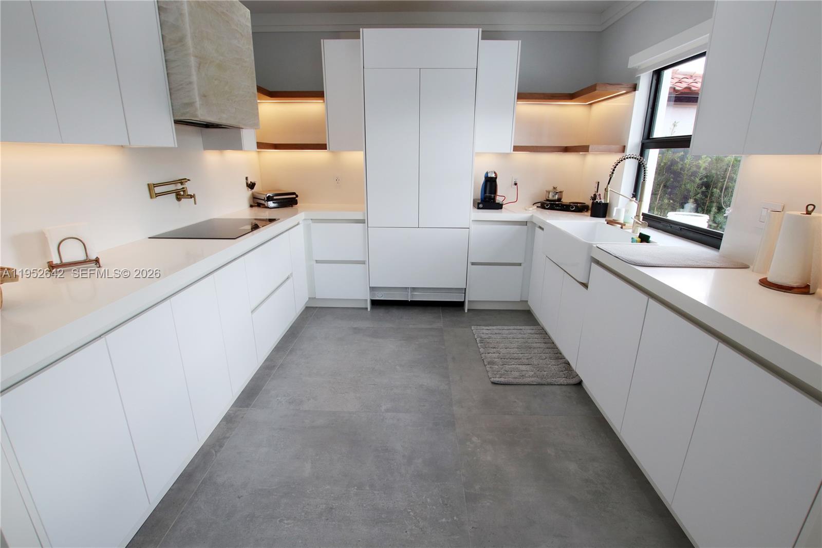 BISCAYNE DRIVE ESTATES - Residential