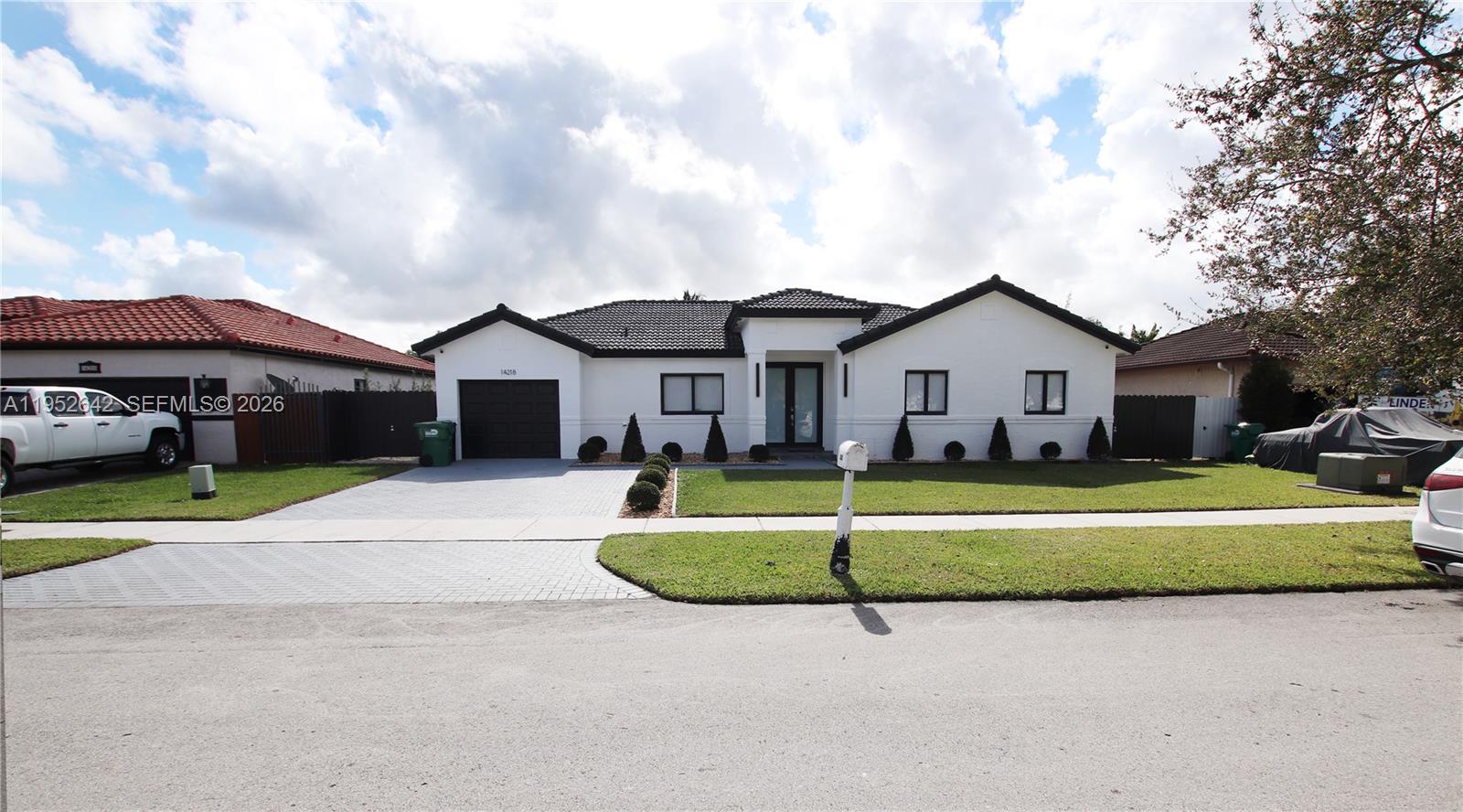 BISCAYNE DRIVE ESTATES - Residential