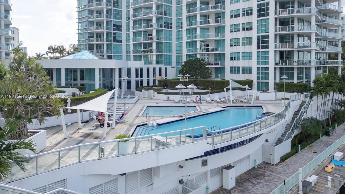 THE ATRIUM AT AVENTURA - Residential