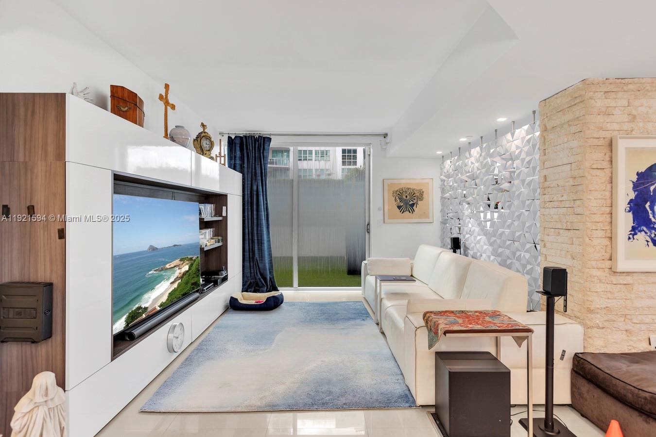 THE ATRIUM AT AVENTURA - Residential