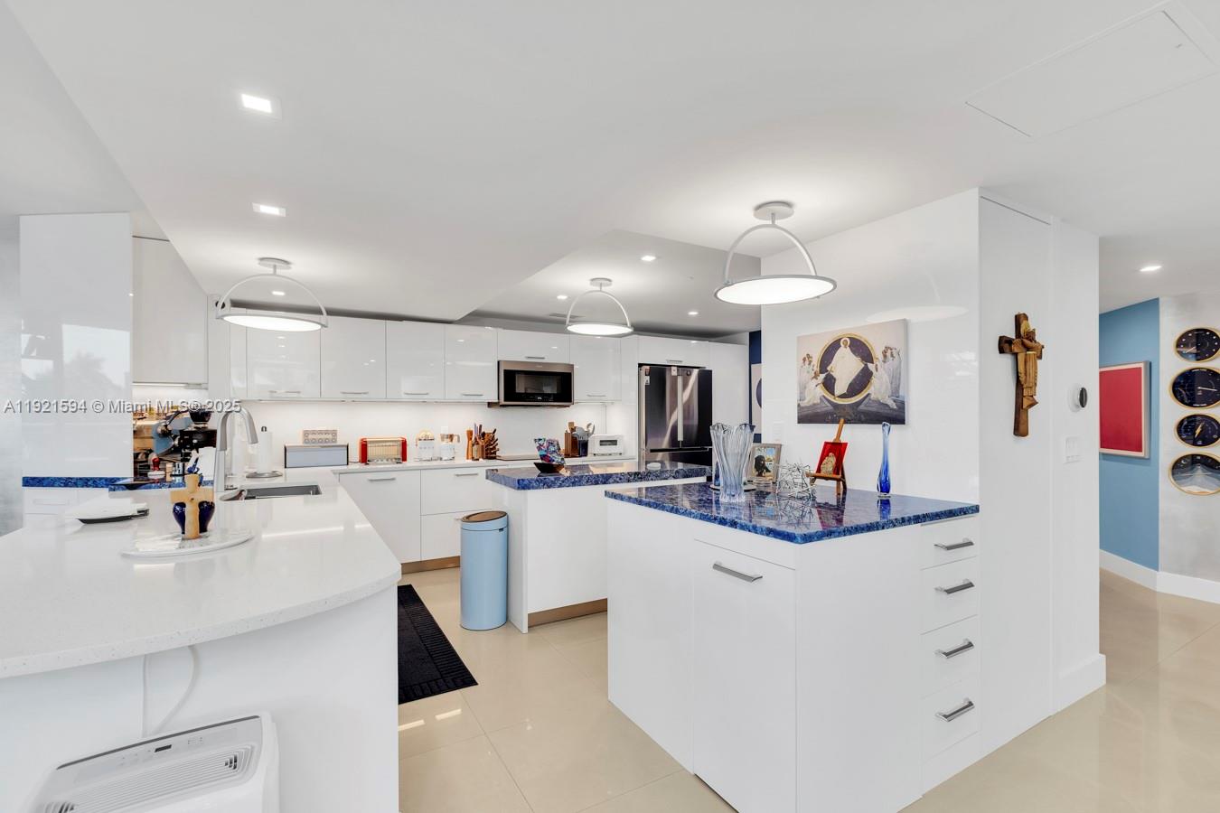 THE ATRIUM AT AVENTURA - Residential