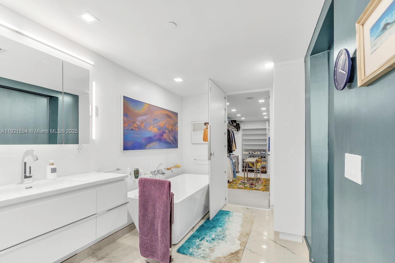 THE ATRIUM AT AVENTURA - Residential