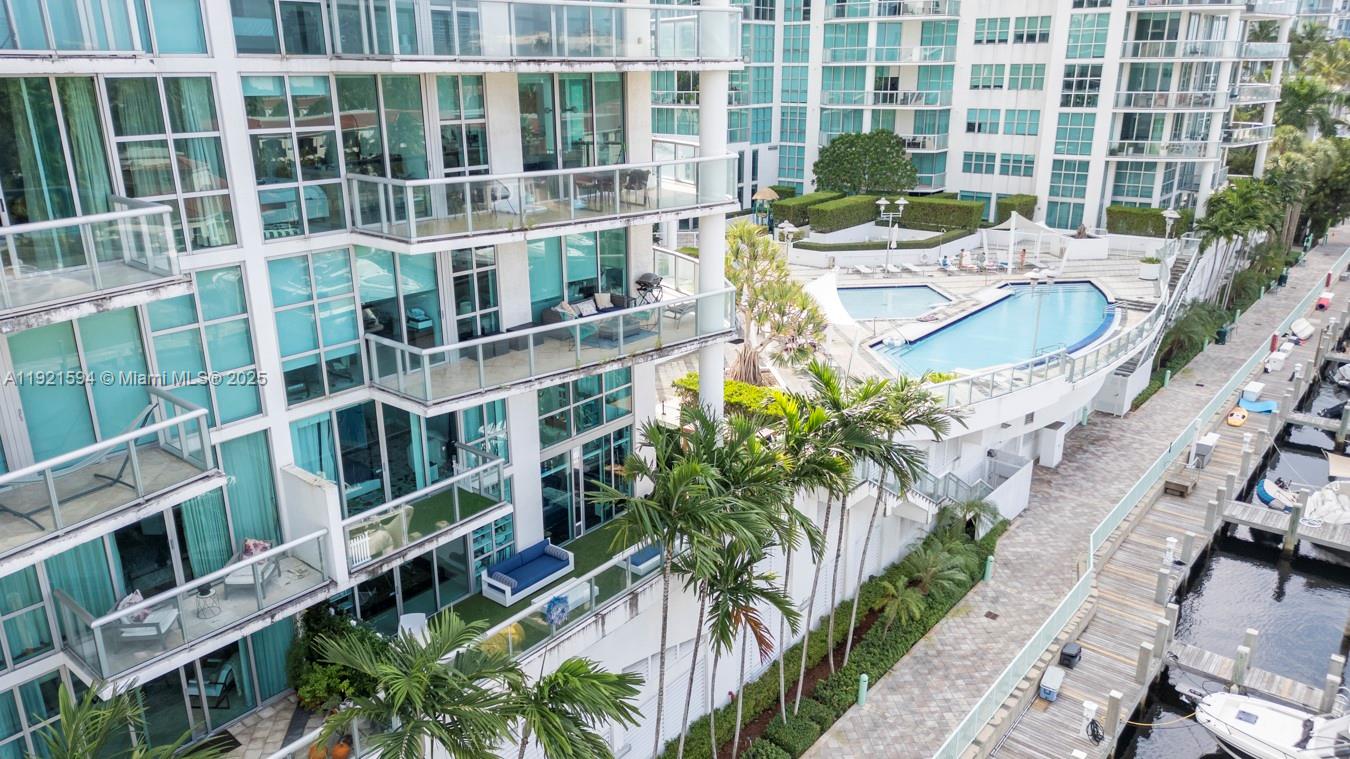 THE ATRIUM AT AVENTURA - Residential