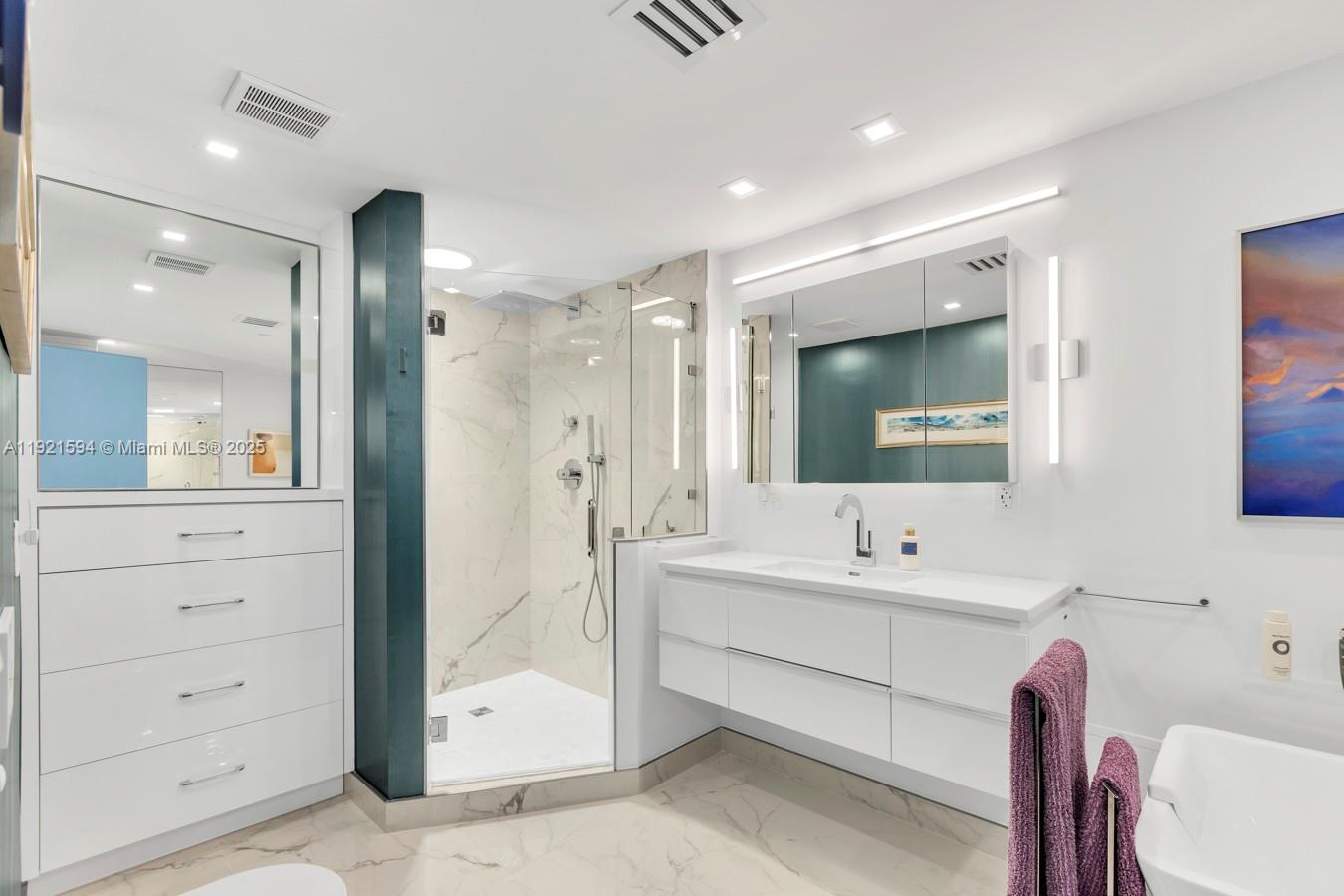 THE ATRIUM AT AVENTURA - Residential