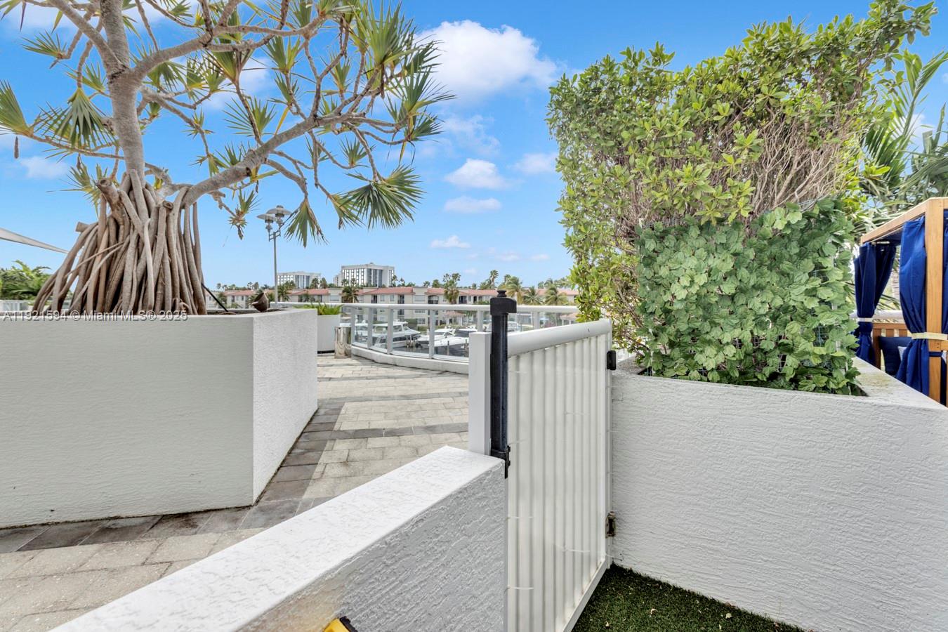 THE ATRIUM AT AVENTURA - Residential