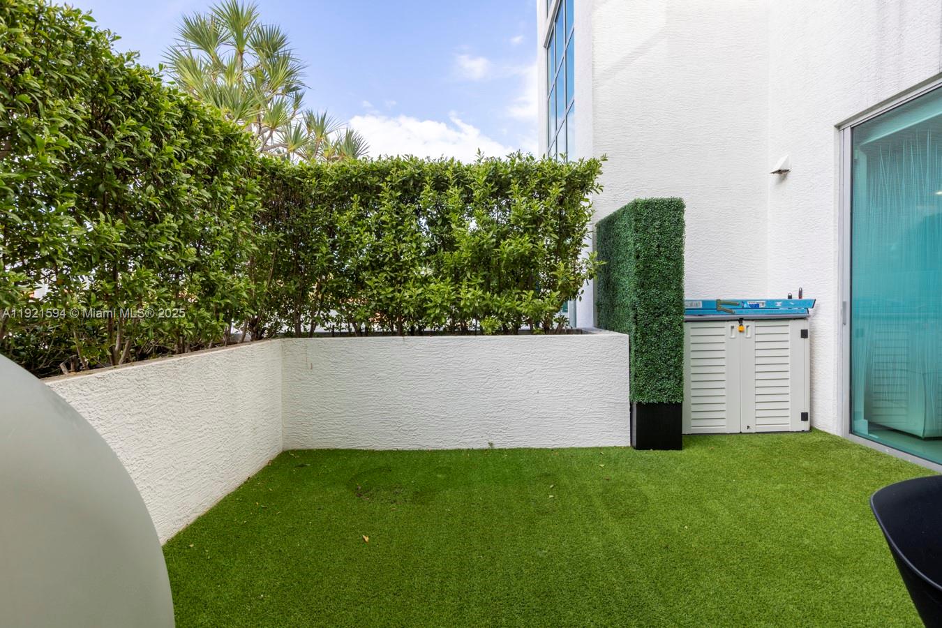 THE ATRIUM AT AVENTURA - Residential