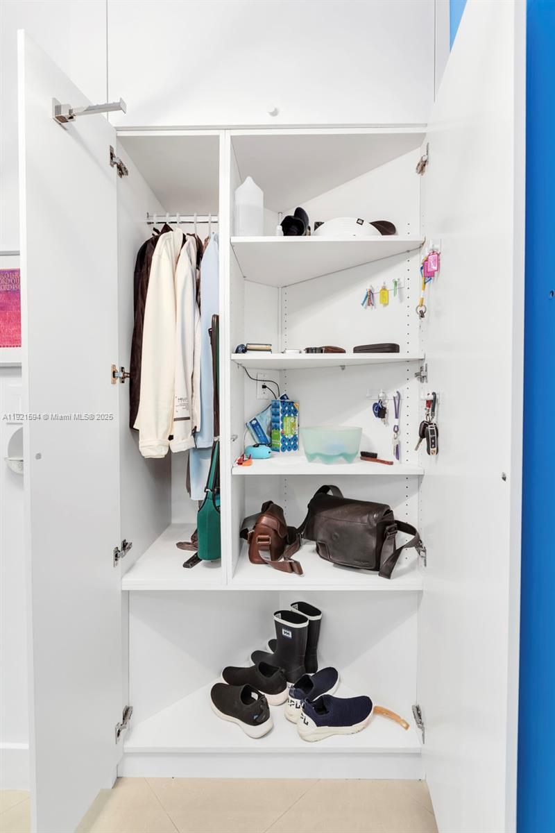 THE ATRIUM AT AVENTURA - Residential