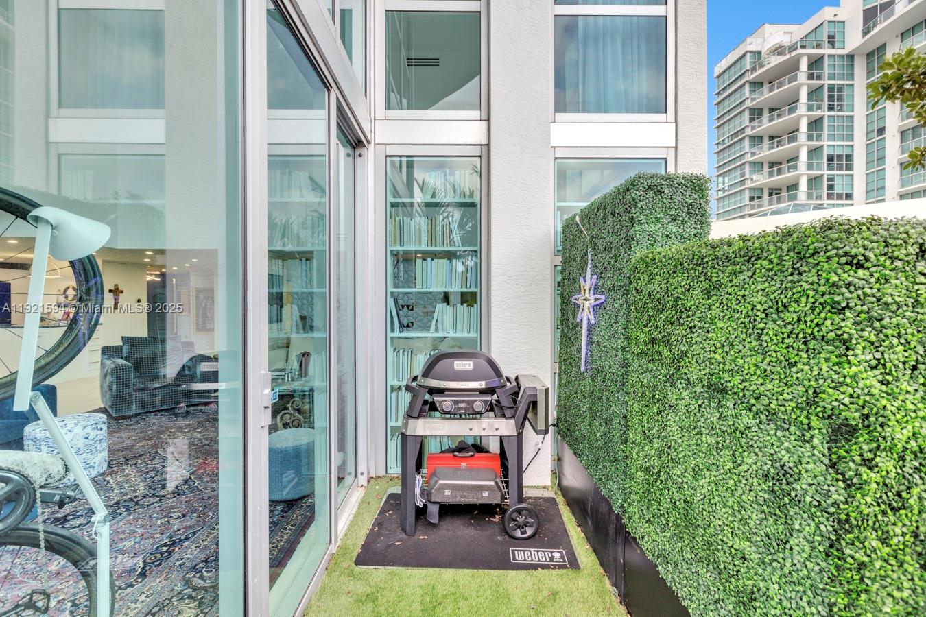 THE ATRIUM AT AVENTURA - Residential
