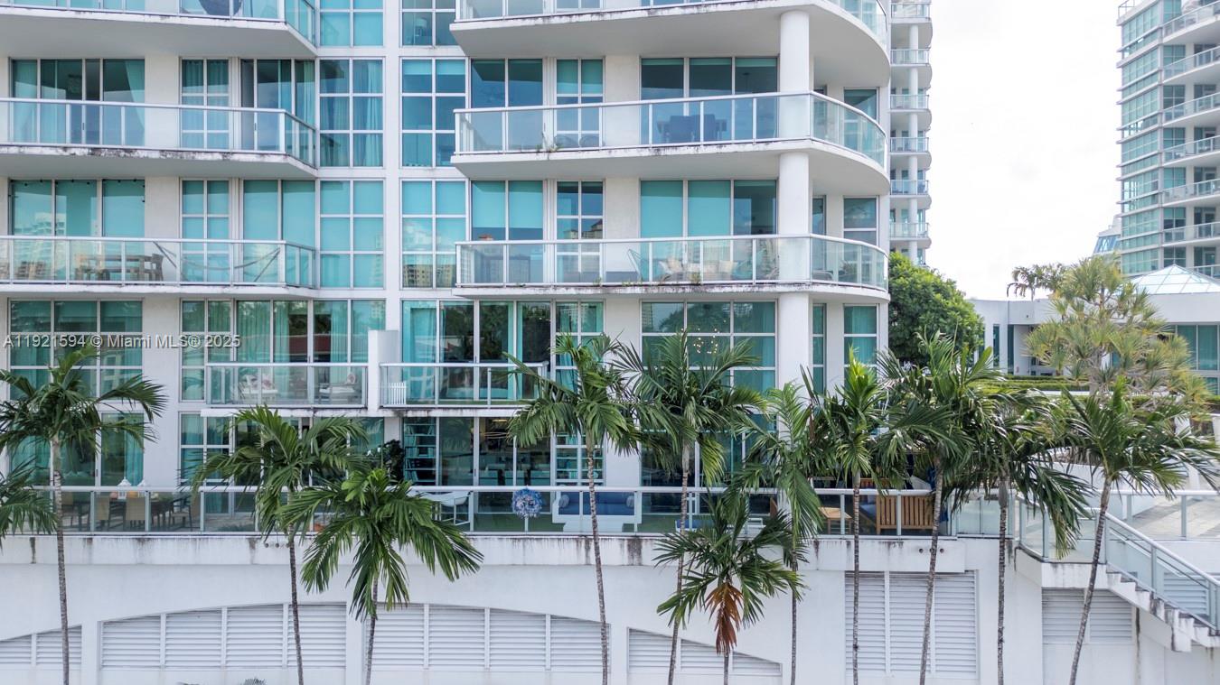 THE ATRIUM AT AVENTURA - Residential
