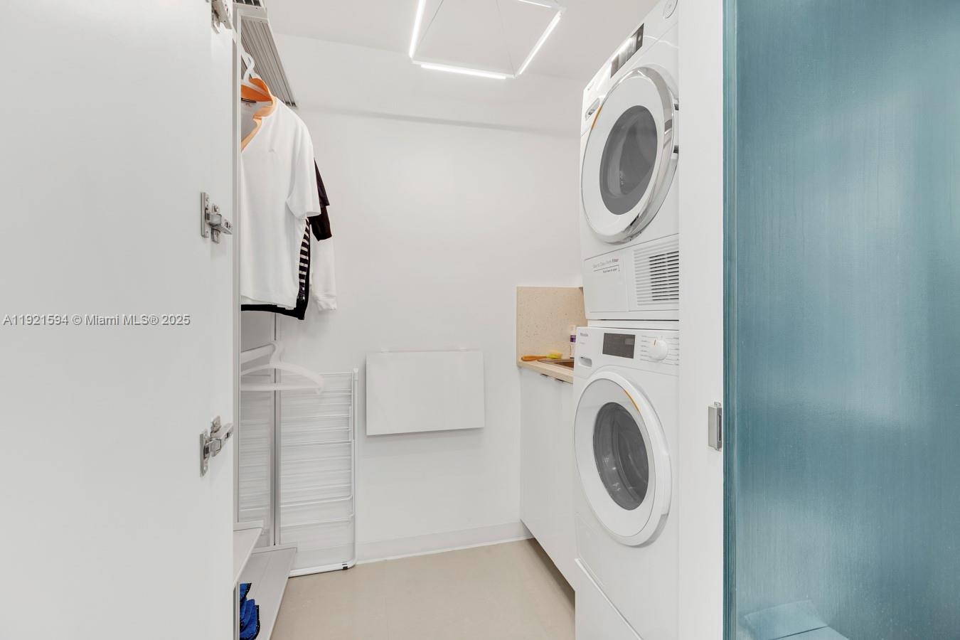 THE ATRIUM AT AVENTURA - Residential